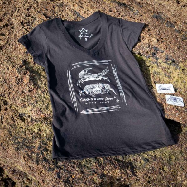 Camiseta Manga Corta Femenina Cuello Pico Serigrafía Blanca o Negra Pareja de Cangrejos - Imagen 5