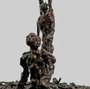 Resurgir escultura en bronce Alfredo Zarazaga
